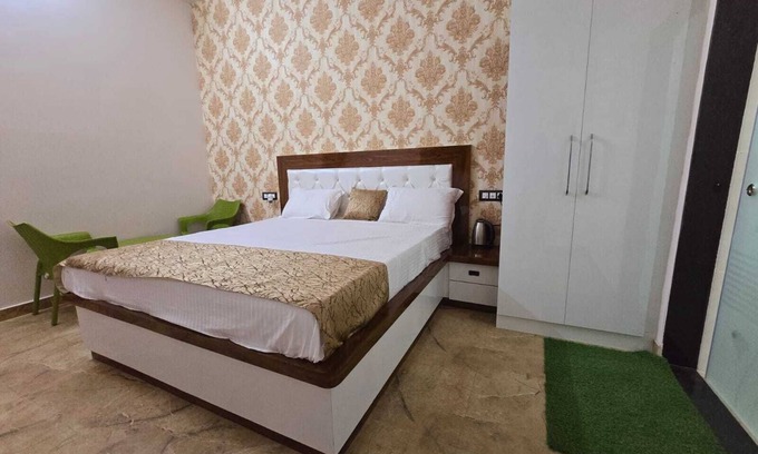 Gonda Hotel | Dream House Club And Resort