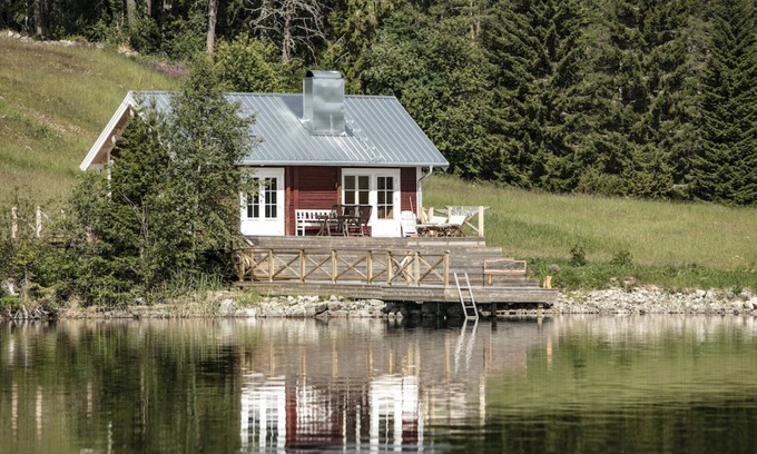 Gallo Ski Chalet | Dream location with huge terrace directly on the lake