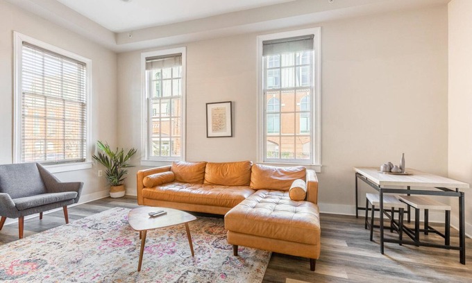 Jefferson Manor Apartment | Dreamy Alexandria West 2BR w/W/D, nr Restaurants, by Blueground