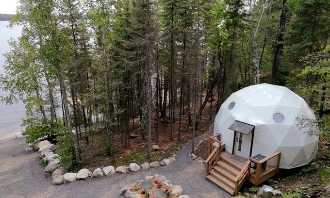 Crane Lake House | Dreamy Luxury Glamping Dome with Lakefront Views near Voyageurs National Park in Crane Lake, MN
