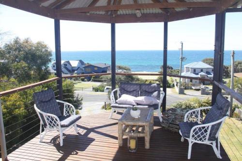 Greens Beach House | Drift Away