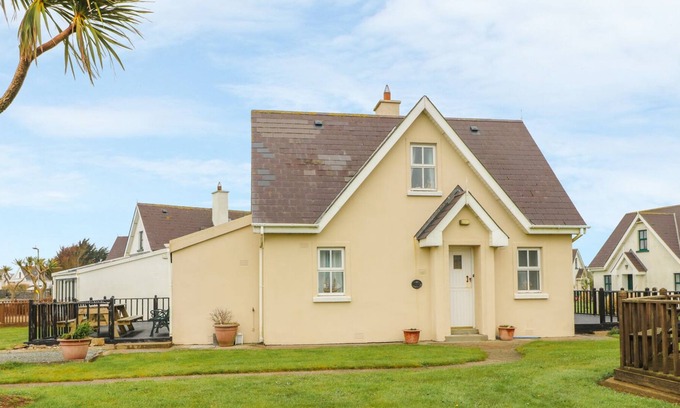 Templetown Cottage | DRIFTWOOD COTTAGE, pet friendly in Fethard-On-Sea, County Wexford