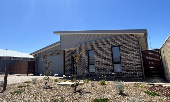 Port Hughes House | Driftwood Cove - Immaculate Home in Port Hughes