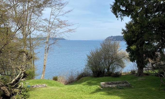 South Colby House | Drive up, private beach house, breathtaking views