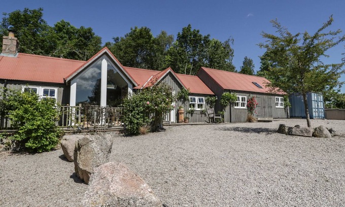 Banchory Cottage | DRUMHEAD BOTHY, pet friendly, character holiday cottage in Aboyne