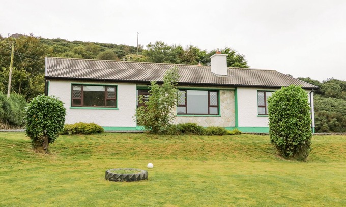 Donegal Cottage | DRUMORE HOUSE, pet friendly in Carrigart, County Donegal