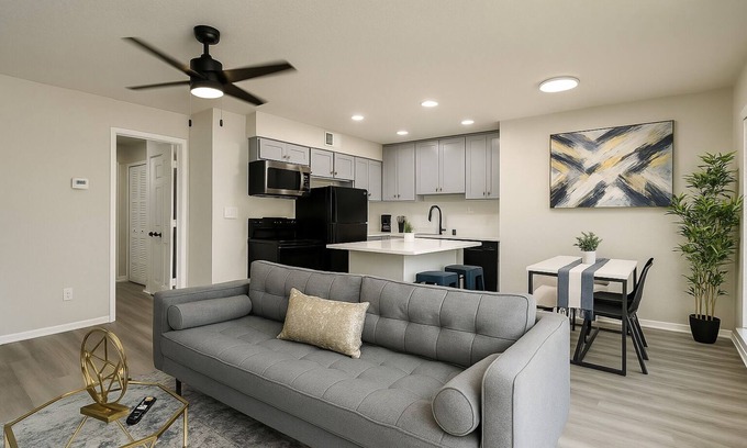 Park Central Apartment | DT Dallas - Charming 1BD - NorthPark & Galleria