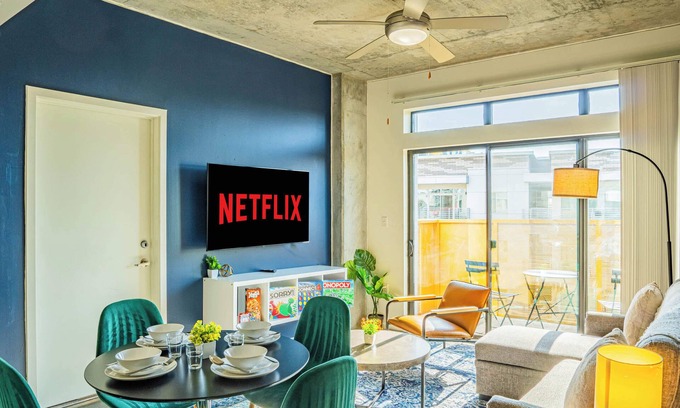 Evans Churchill Apartment | DT Escape with Pool + Gym + Parking + W/D + Balcony