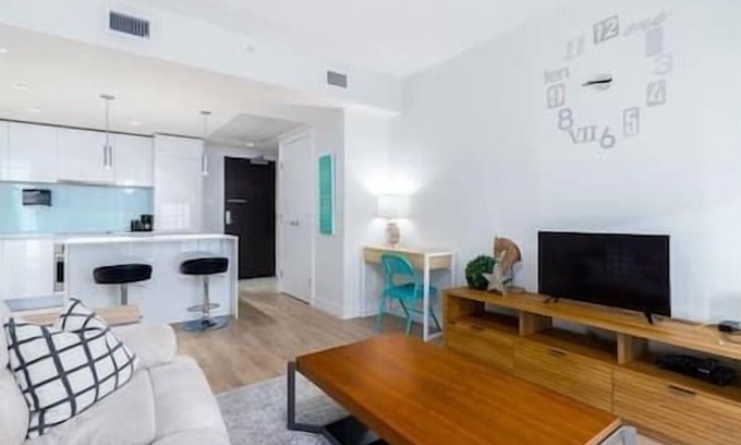 East Village Apartment | DT Skyline Views | UG Parking | Mins to Saddledome