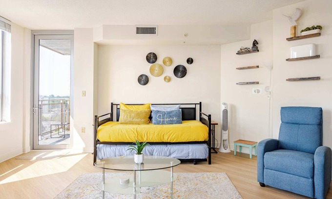 Downtown Condo | DTSS LuxePad 2B2B with Rooftop Pool DC View Lounge