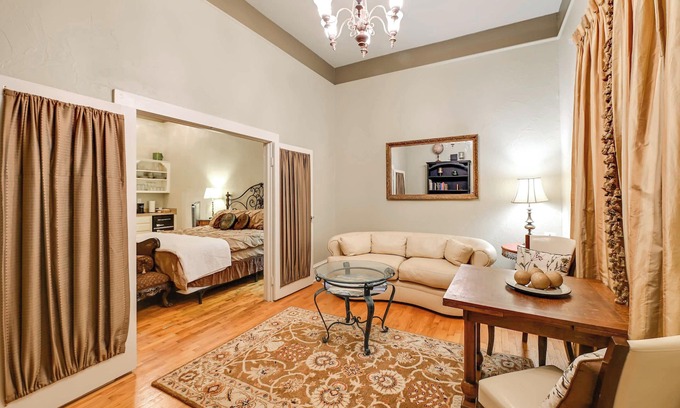 Decatur Apartment | Dtwn Decatur Apt: Walk to Restaurants & Shops