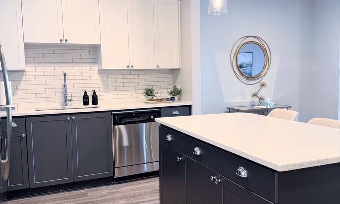 Herndon Apartment | Dulles Corner Escape ~ 5 min from Airport