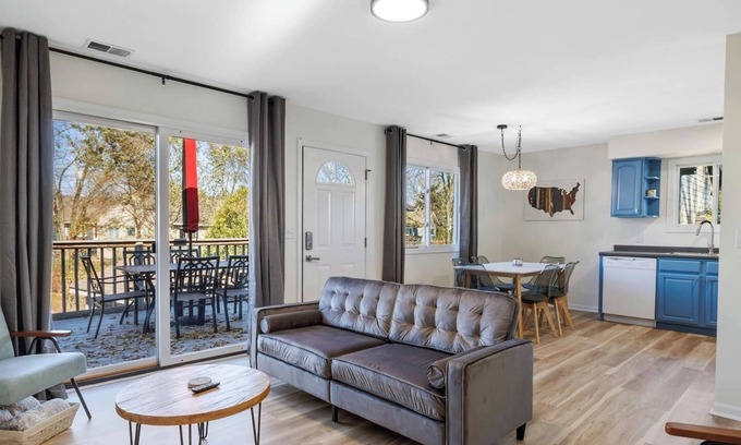 Michigan City Apartment | Dune Sky is a 2 Bedroom/2 Full Bath upper level duplex unit just a 2 minute walk to Lake Michigan