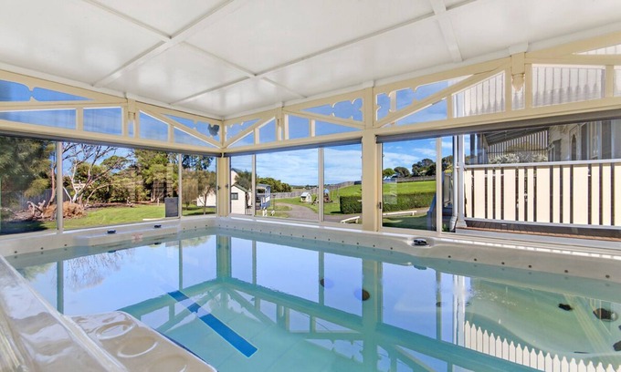 Port Fairy Cottage | Dunes - elegant beach villa with huge swim spa