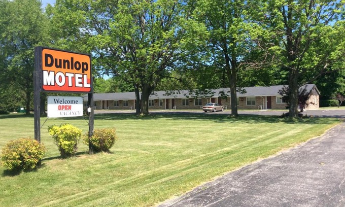 Ashfield-Colborne-Wawanosh Hotel | Dunlop Motel