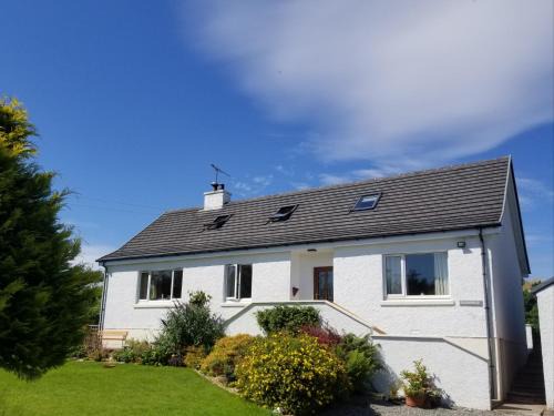 Roskhill Apartment | Dunshee