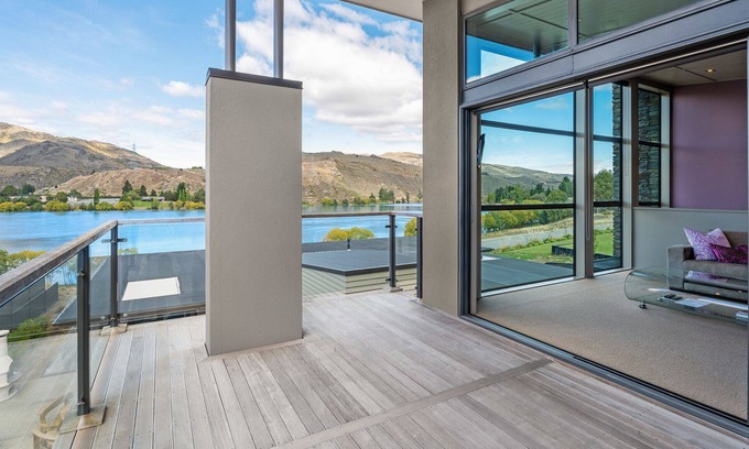 Lowburn House | Dunstan Views - Cromwell Holiday Unit