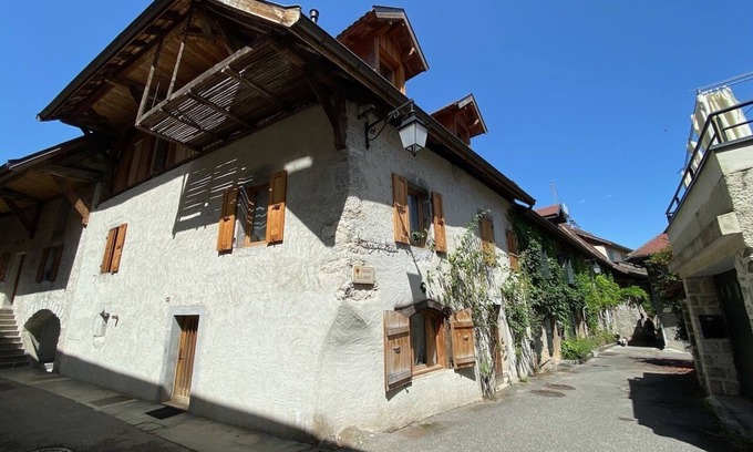 Duingt Apartment | Duplex apartment 120m from Lake Annecy, in the heart of the medieval village of Duingt