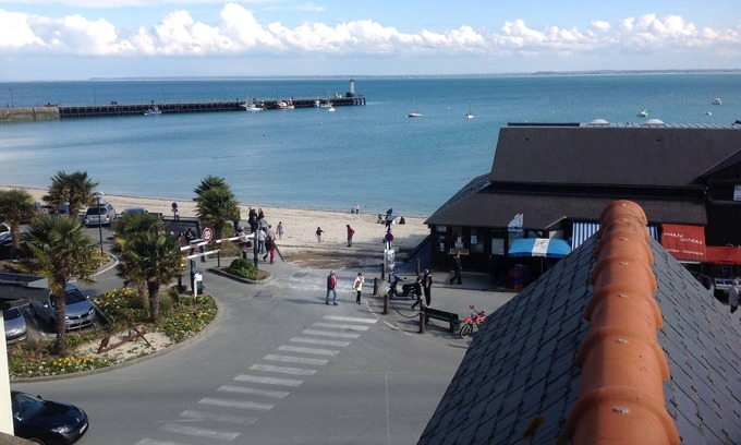 Ille-et-Vilaine Apartment | duplex apartment facing the sea with views of Mont Saint Michel