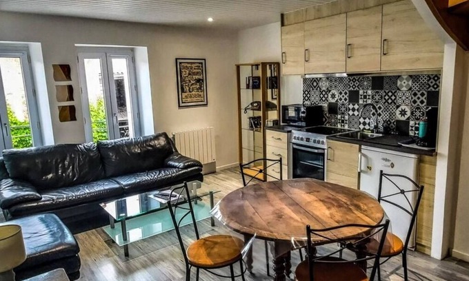 Clisson Apartment | Duplex apartment in charming neighborhood close to downtown and all amenities, pets allowed