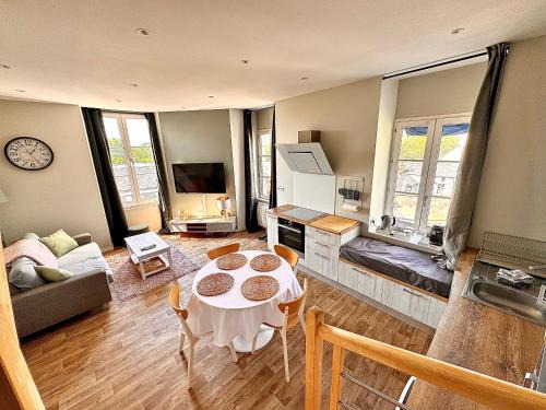 La Madeleine Apartment | Duplex avec place de parking privé