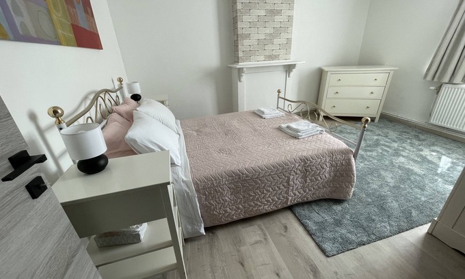 Ans Apartment | Duplex Entier Avec Entrée Indépendante. Agréable et Proche de Toutes Commodités
