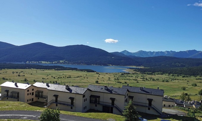 Les Angles Apartment | Duplex with lake view, ideally located for your summer and winter vacations!