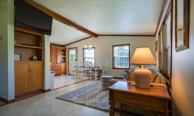 Kinzers House | Dutch Country Home 9 Mi to Sight and Sound Theater