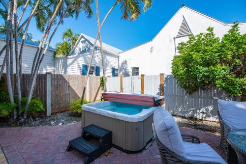 Uptown - Upper Duval House | Duval Hideaway