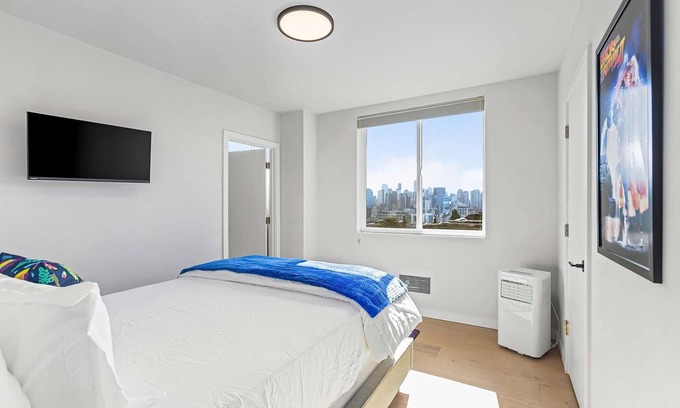 East Queen Anne House | Dystopian Hill Valley Sweet Suite