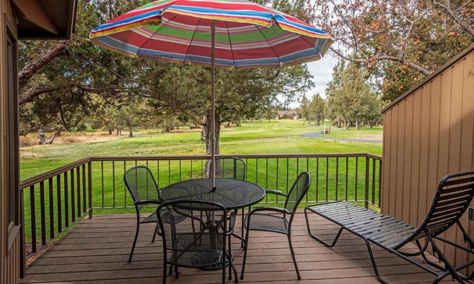 Redmond House | Eagle Crest on the Green - Meredith Lodging