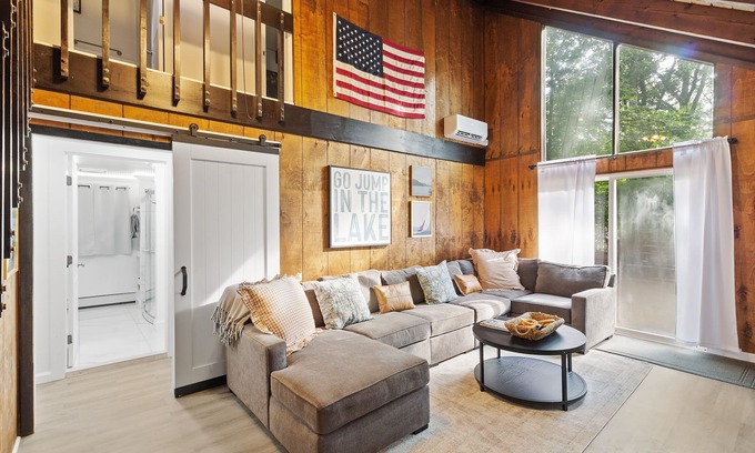 Sybertsville House | Eagle Rock Resort - Just a short walk to the beach!