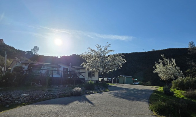 Bradley House | Eagle's Nest is a 40-acre Lake Nacimiento Modern Living, Eagle's Nest, an exclusive, hidden gem idea