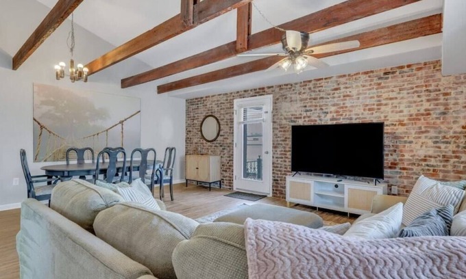 Statesboro Apartment | Eagle's Roost Retreat - Near GSU