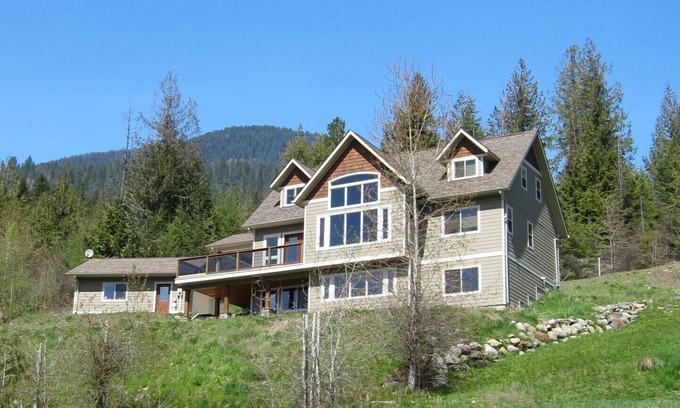 Balfour House | Eagleview Retreat Guest House. Two lodgings in one