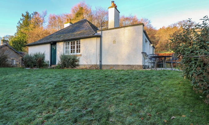 Cupar Cottage | EAST COTTAGE - TARVIT, pet friendly, with open fire in Cupar, Fife