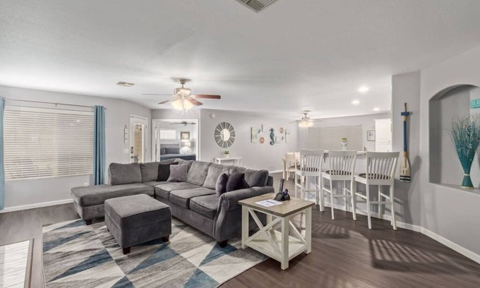East Mesa House | East Mesa home sleeps 6 close to hwys Legacy Sports
