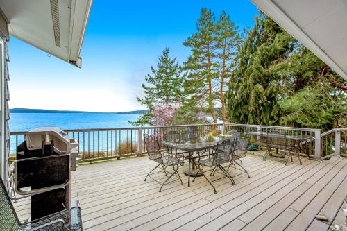 Greenbank House | Eastside Beachside Greenbank Getaway