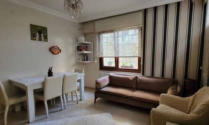 Rasimpasa Apartment | Easy Transport, Quiet Apartment in Kadikoy