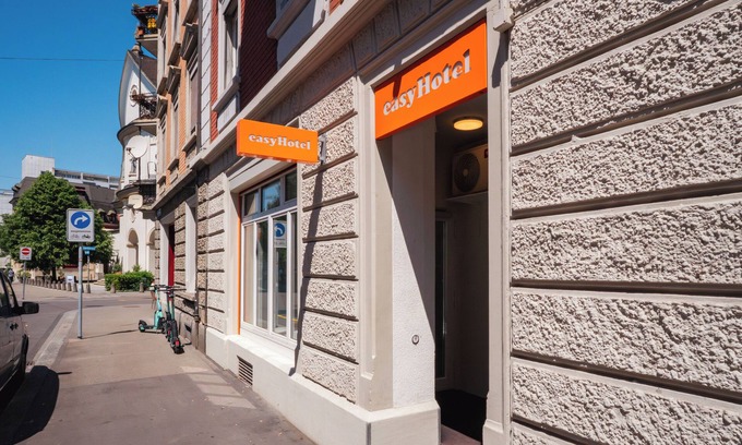 Gewerbeschule Hotel | easyHotel Zürich City Limmatplatz
