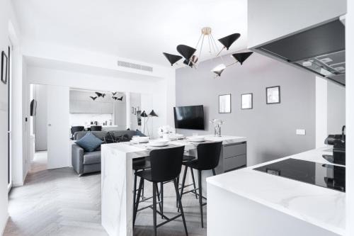 Carrobbio Apartment | Easylife - Gioello con terrazzo vicino al Duomo
