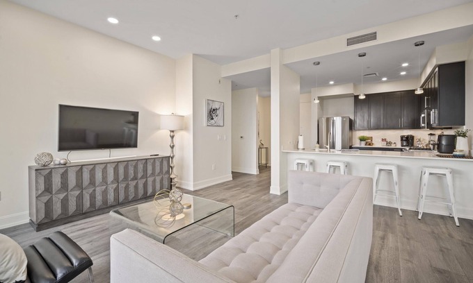 Desert Ridge Apartment | Eat, Play, Stay! Large 1x1