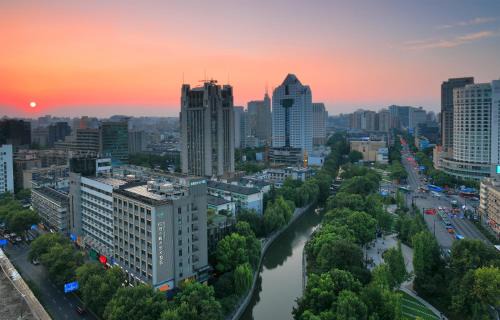 Hangzhou Hotel | EBO Hotel Hangzhou Wulin - 5 mins drive to the West Lake