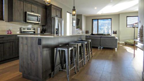 Sun Peaks House | Echo Landing #22 by Bear Country