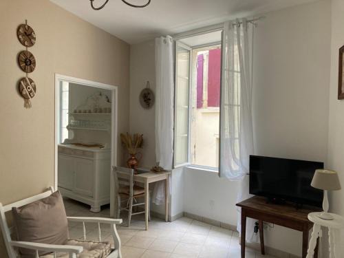 Aubeterre-sur-Dronne Apartment | Echoppe Ancienne Boutique de cordonnier avec jardin privé
