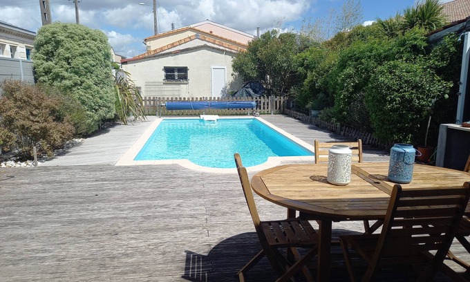 Talence House | Echoppe Avec Piscine Pour 4 Adultes Proche du Centre de Bordeaux