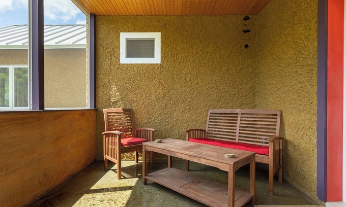 Canton House | Eclectic Delightful 3-Bedroom Mediterranean Style with Views in charming Canton