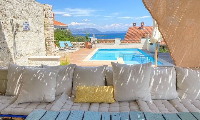 Lumbarda Apartment | Eco apartments Sunshine - Olive Tree for 4