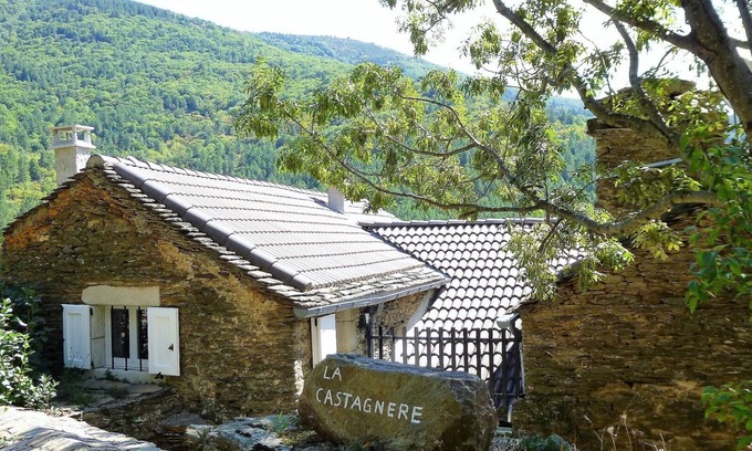 Aujac Cottage | Eco-responsible cottage CASTAGNERE 4* EN CEVENNES: air conditioning, pets welcome