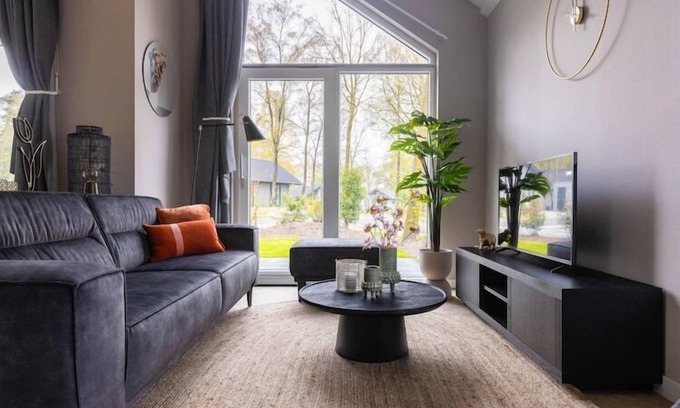 Oirschot House | Eco Villa in Latour by Scenic Pond